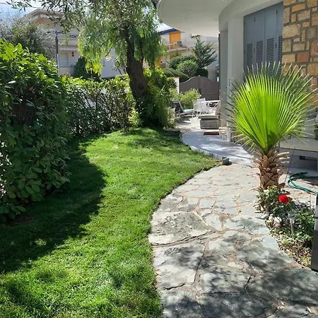 Cap D Antibes, Salis , 2 Bedrooms , Free Parking Antibes