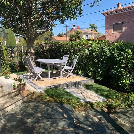 Cap D Antibes, Salis , 2 Bedrooms , Free Parking * Antibes