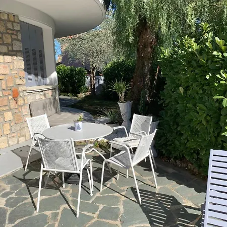 Cap D Antibes, Salis , 2 Bedrooms , Free Parking *