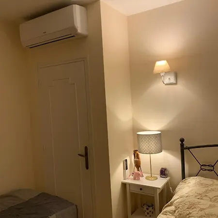 Cap D Antibes, Salis , 2 Bedrooms , Free Parking アパート アンティーブ