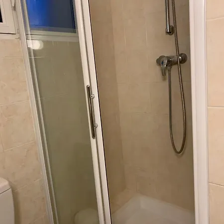 Cap D Antibes, Salis , 2 Bedrooms , Free Parking アンティーブ