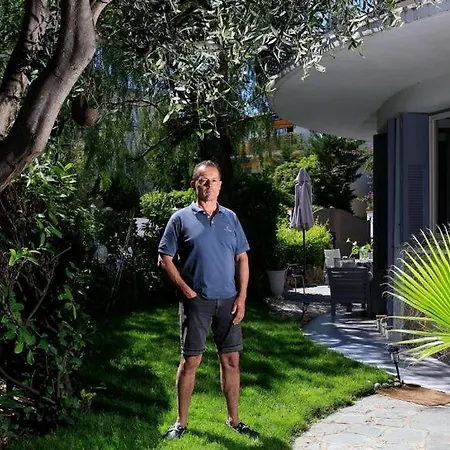 Cap D Antibes, Salis , 2 Bedrooms , Free Parking *