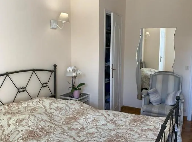 Cap D Antibes, Salis , 2 Bedrooms , Free Parking Antibes