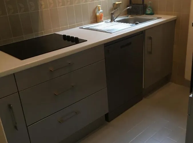 Cap D Antibes, Salis , 2 Bedrooms , Free Parking *