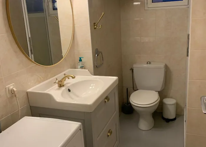 Cap D Antibes, Salis , 2 Bedrooms , Free Parking